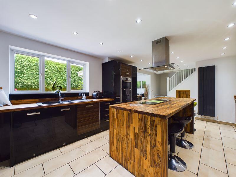 House in Gloucester - View 4
