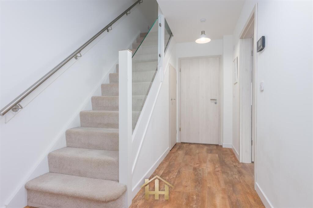 15 Summerfield Avenue photo 3