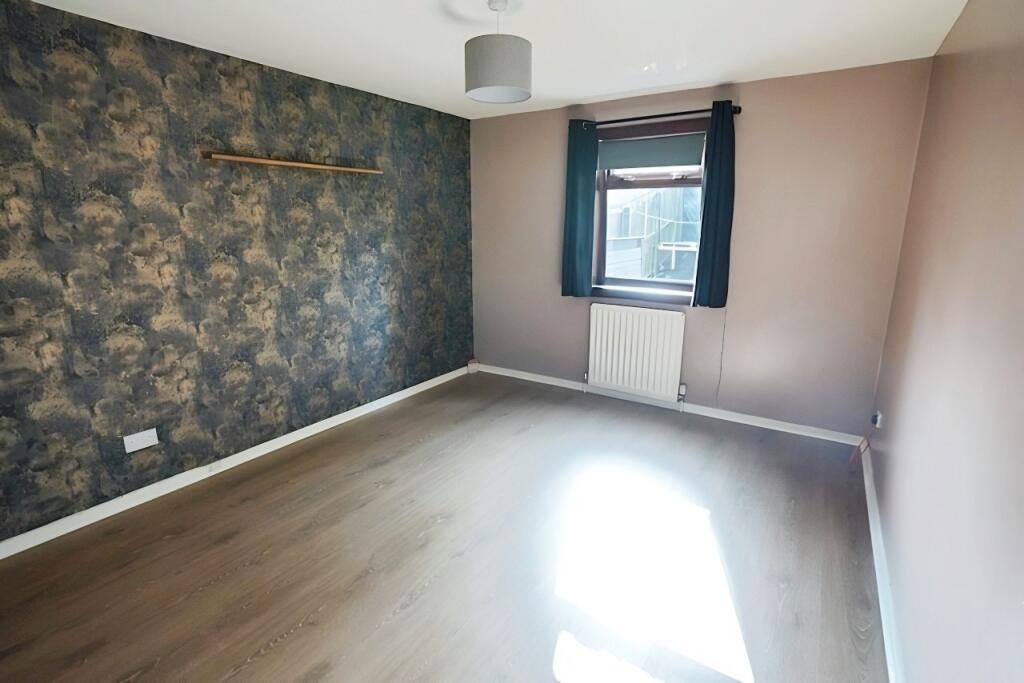 House in Cumbernauld, Collingwood, Westfield - More