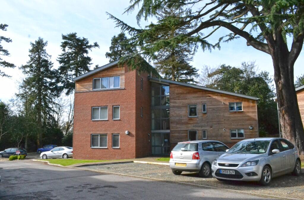 Main image of property: Upper Marsh Lane, Hoddesdon, Hertfordshire, EN11
