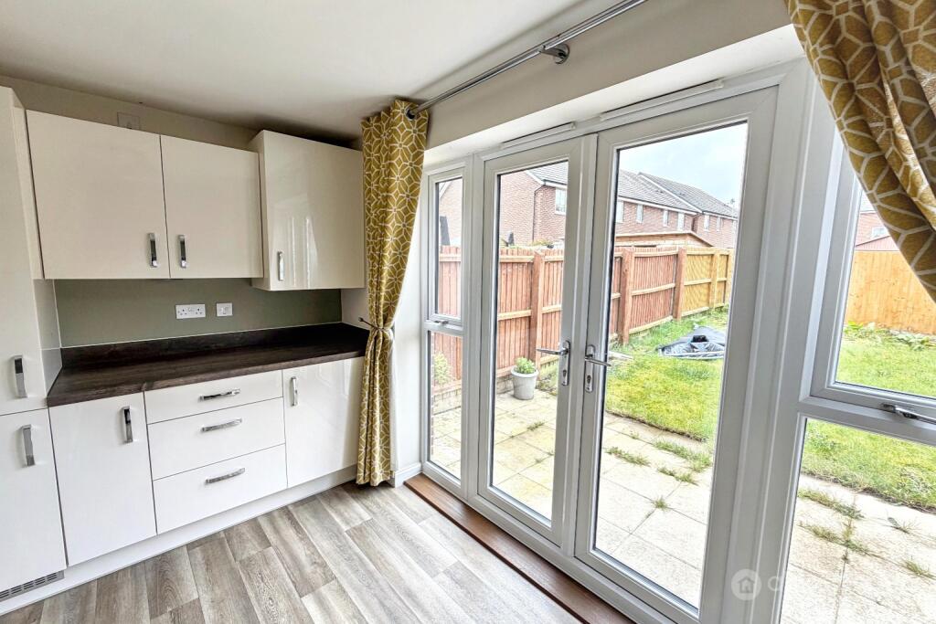 House in Nuneaton and Bedworth, St Nicolas Park - View 6