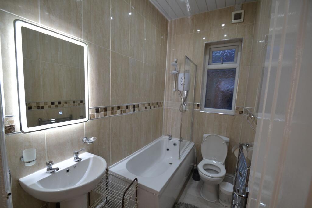 2 bedroom house share for rent