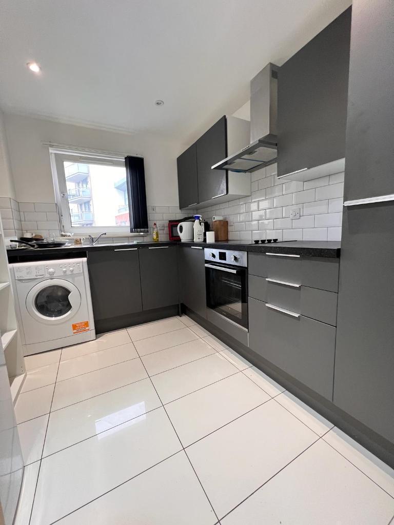 Main image of property: Venus House, 160 Westferry Road, Isle Of Dogs, Westferry, Canary Wharf, London, E14 3SF