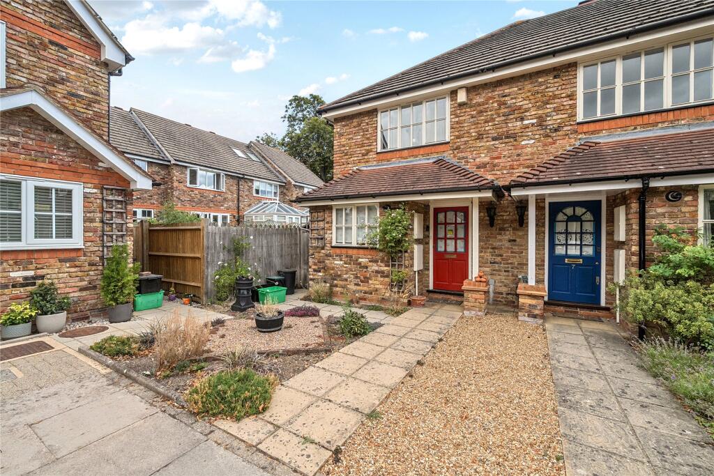 Main image of property: Duxberry Close, Bromley