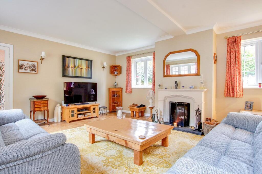 Broadlands Road, Brockenhurst, SO42 photo 2
