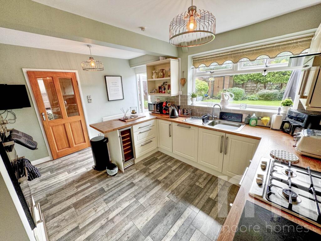 ADELAIDE ROAD, Bramhall SK7 1LT photo 4