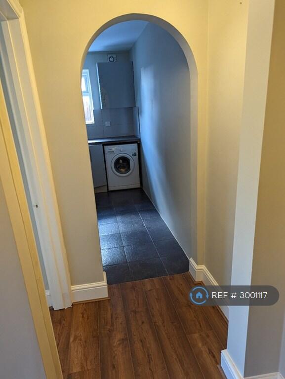 Downham Way, Bromley, BR1 photo 4