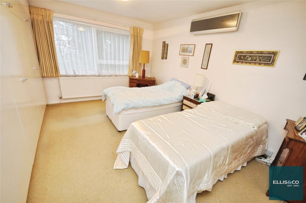 Apartment in London - View 5