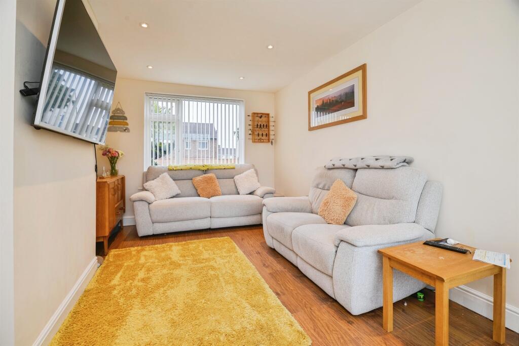Rothwell Crescent, Stockton-On-Tees photo 3