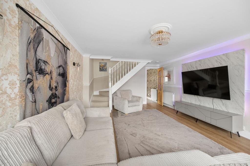 House in Glasgow - More