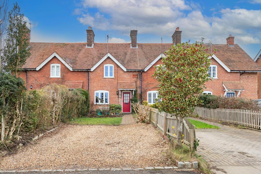 Main image of property: Little Twye Road, Buckland Common, Tring, Buckinghamshire, HP23