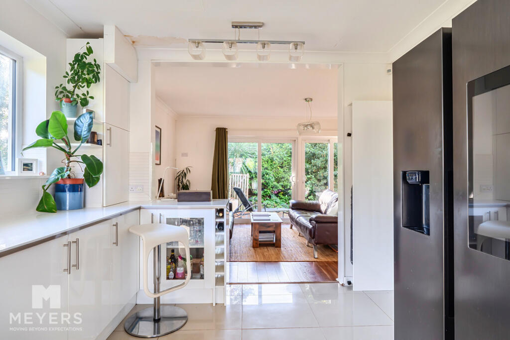 Larch Way, Ferndown, BH22 9 photo 4