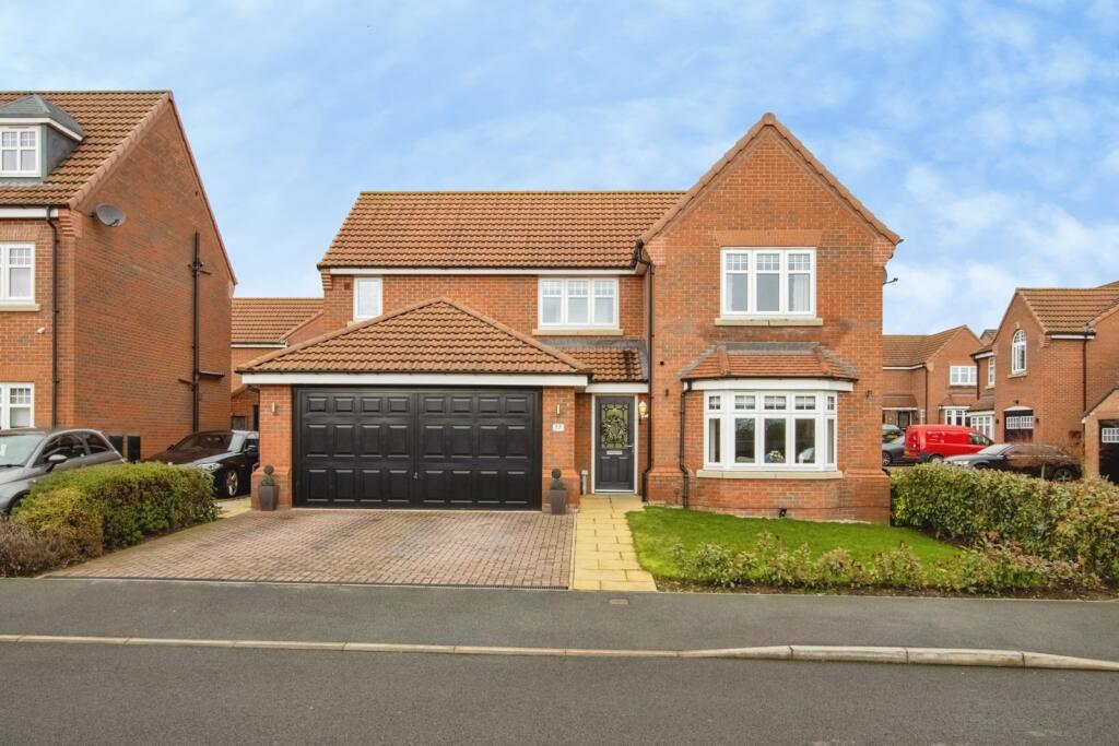 4-bed detached on Herbage View, Crofton, Wakefield, West Yorkshire, WF4, £425,000