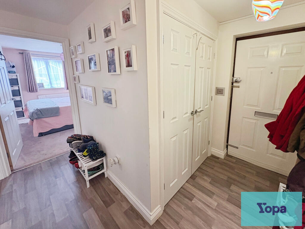 Apartment in Stoke-on-Trent - More