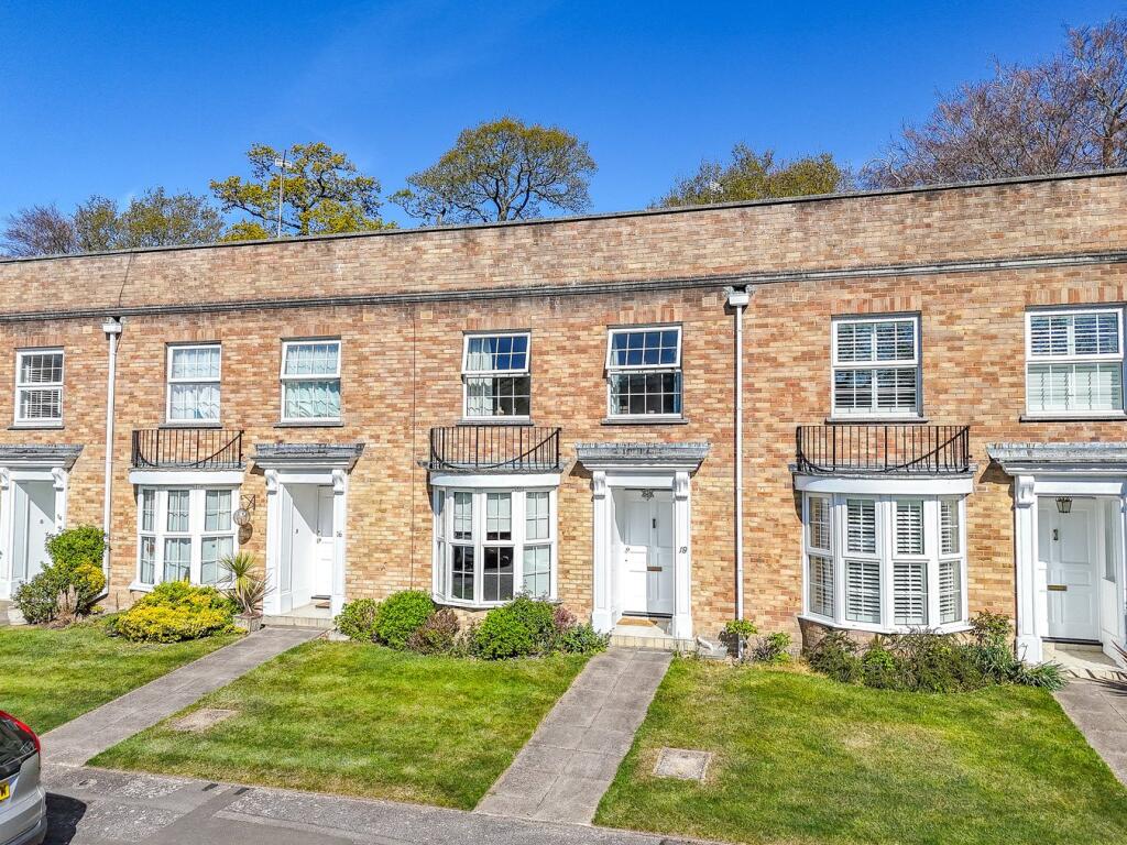 Main image of property: Chantry Close, Highcliffe, Christchurch, BH23