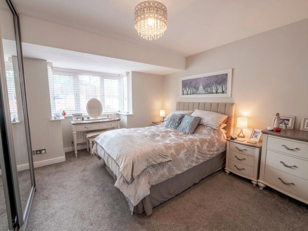 House in Worcester - View 5
