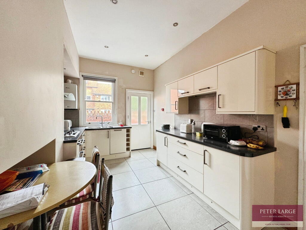 Bath Street, Rhyl, Denbighshire, LL18 3LU photo 4