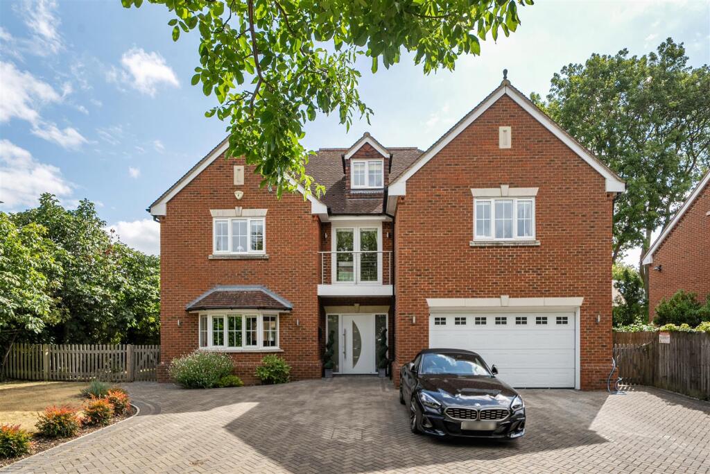 House in Aston Clinton, Buckinghamshire - View 4