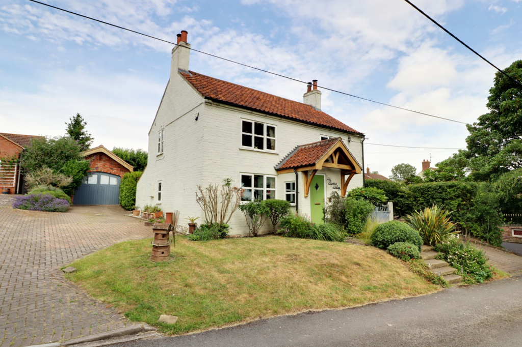 Main image of property: 11A Clixby Lane, Grasby, DN38