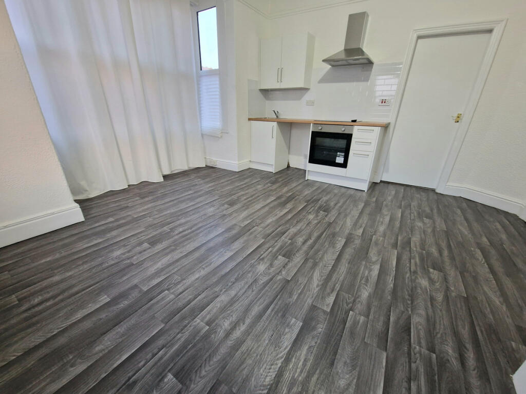 Main image of property: 33 Ida Road, 33 Ida Road, PE25