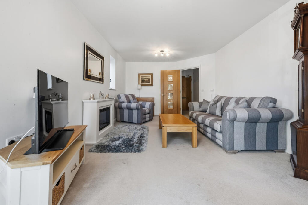 Apartment in Canterbury, Kent - More