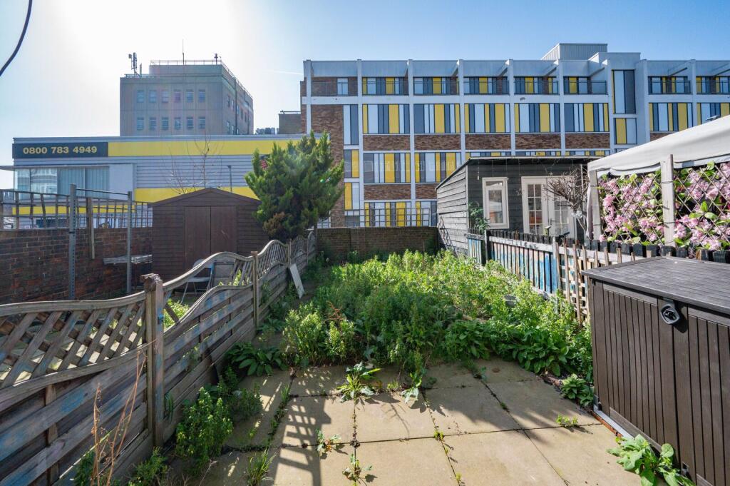 Apartment in London - View 5