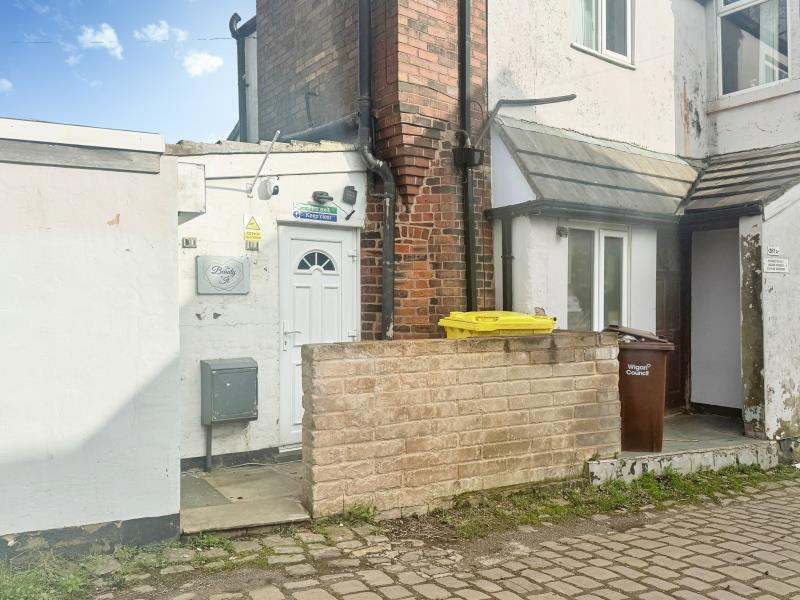 Main image of property: 267 Wigan Road, Ashton-in-Makerfield WN4 9ST
