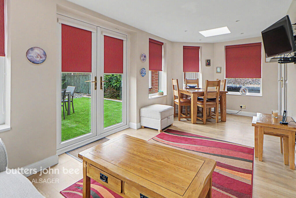 House in Stoke-on-Trent - More