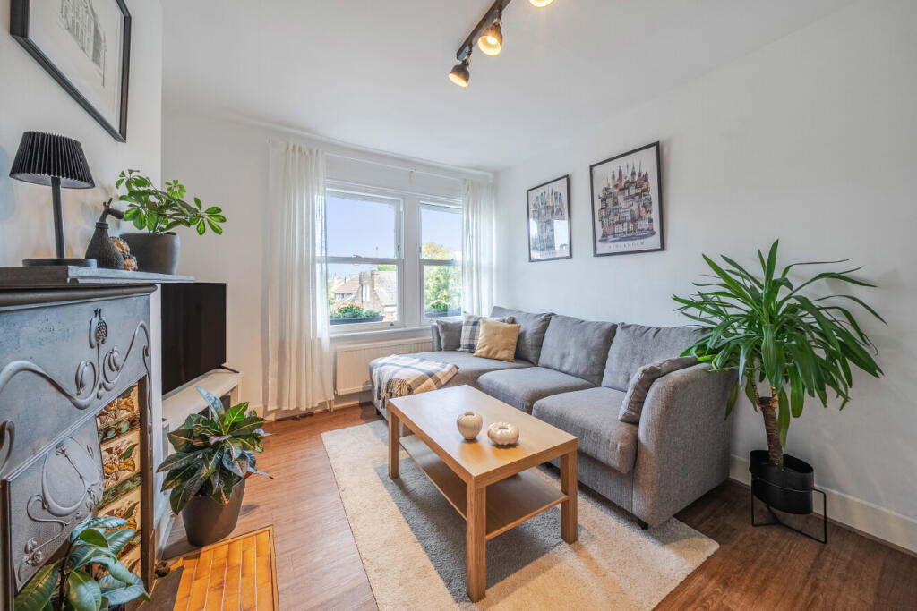 Apartment in London, Stockwell Park, Stockwell - More