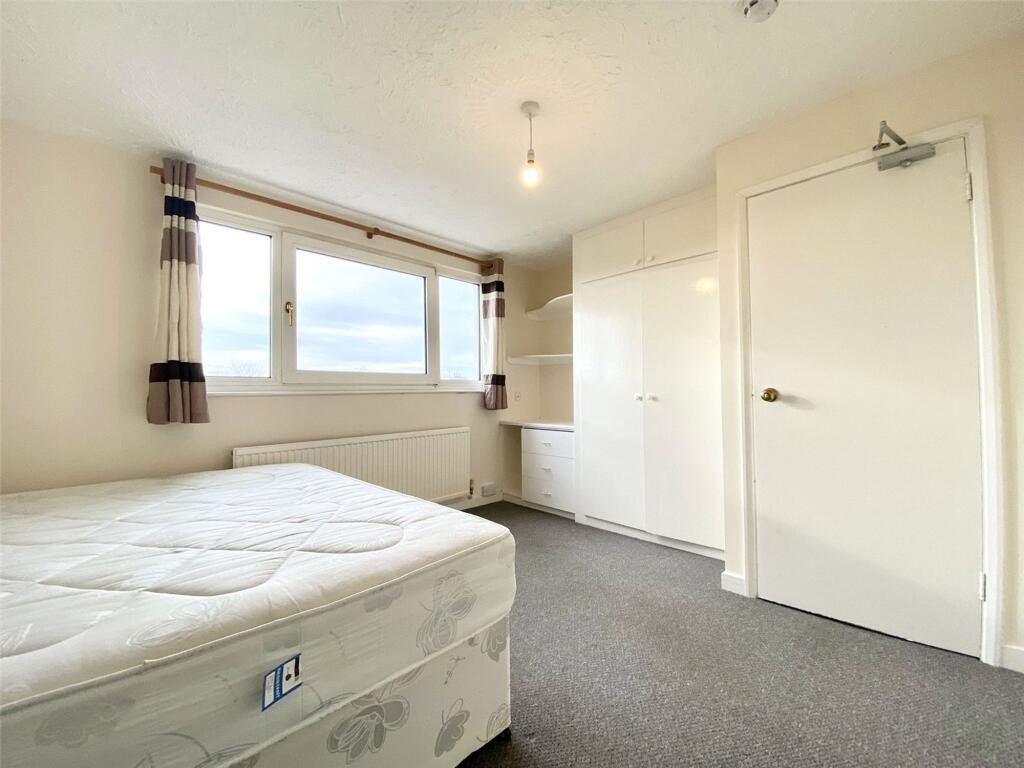 6 bedroom terraced house for rent