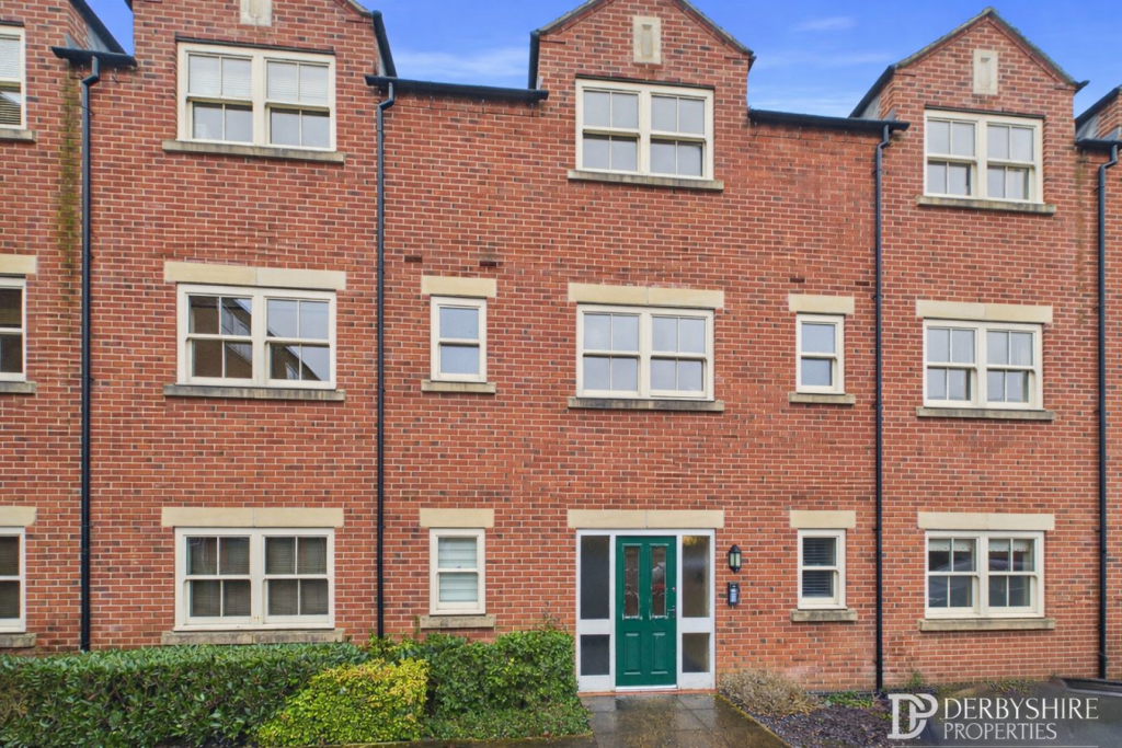 2-bed flat on Jaeger Close, Belper, DE56, £130,000