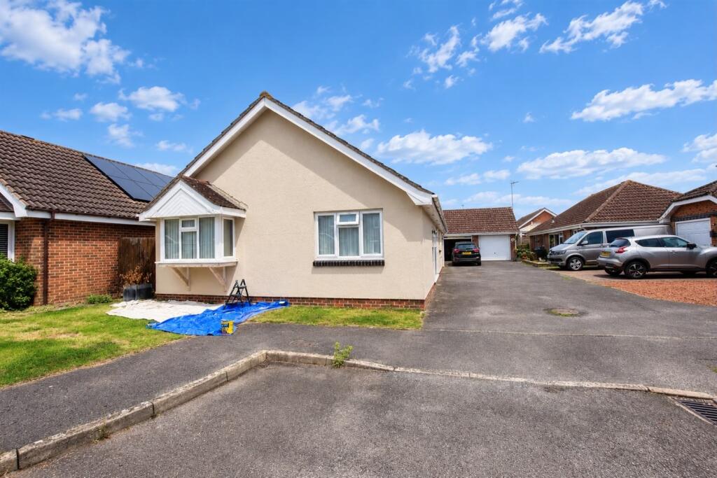 Main image of property: Lodge Close, Bognor Regis, PO22