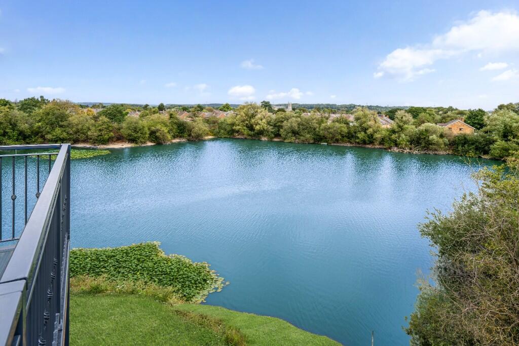 Apartment in Reading - View 5