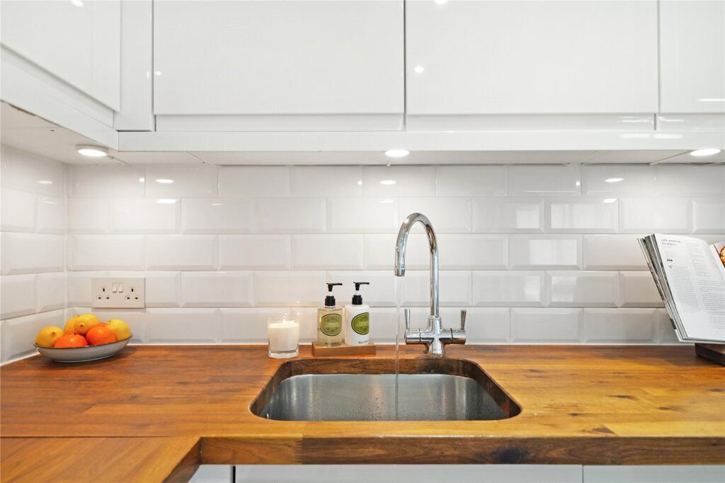 Apartment in London - View 2