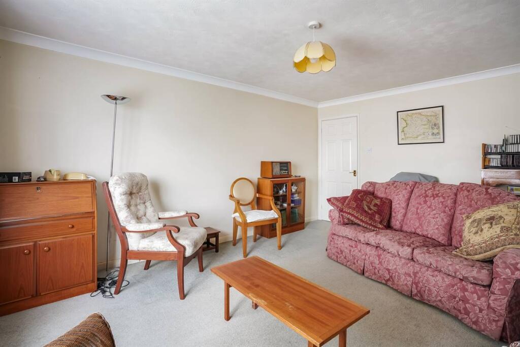Albany Drive, Herne Bay photo 3
