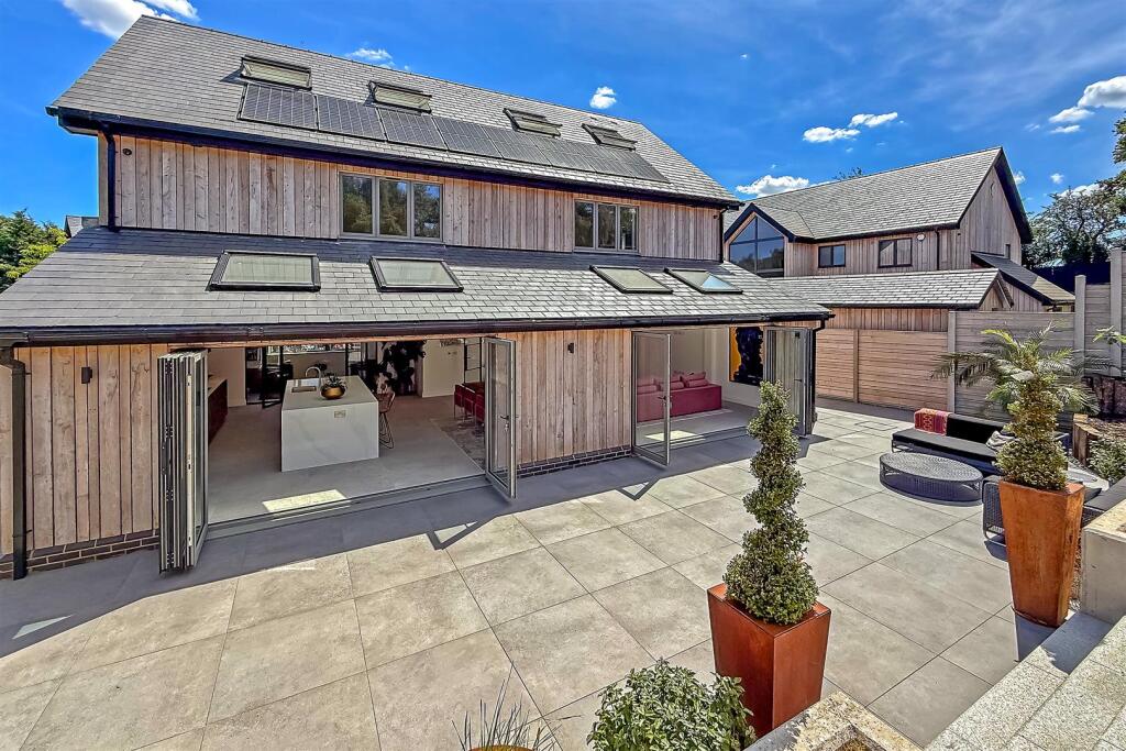 Additional image 16 of St. Albans Road, Sandridge