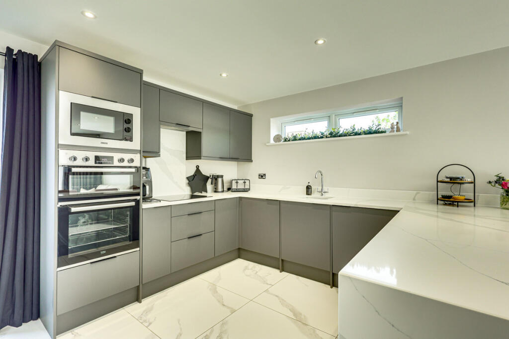 Main image of property: Kenilworth Gardens, Rayleigh, SS6