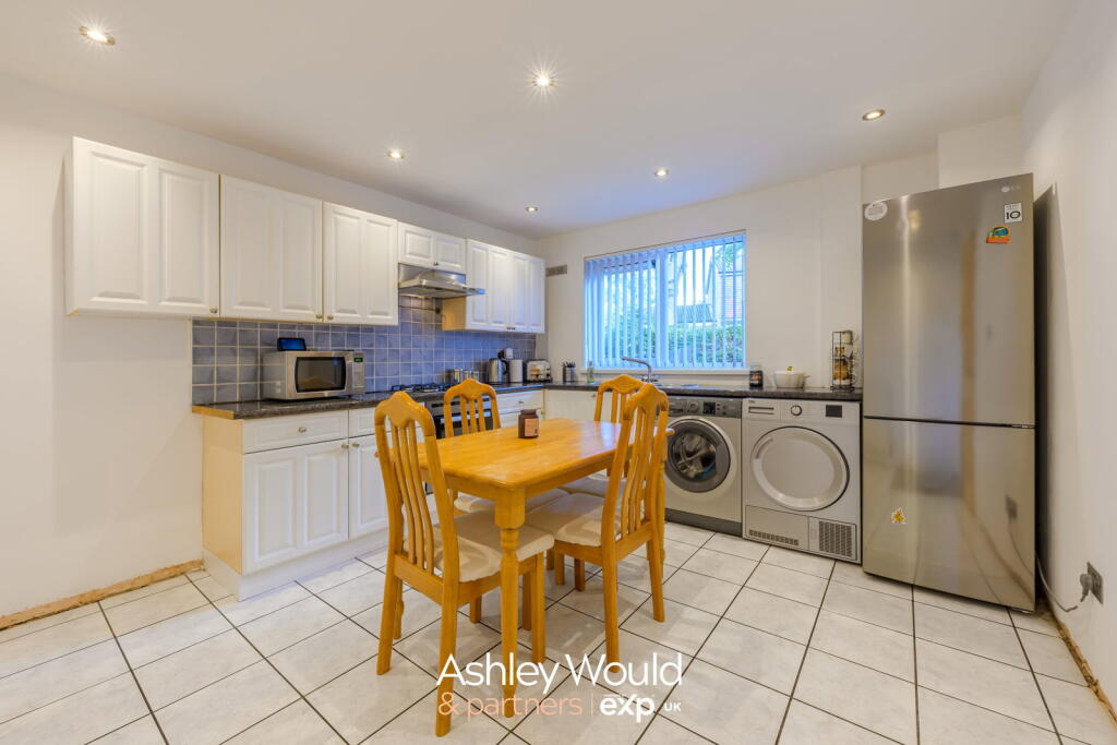 House in Birmingham, West Midlands - View 2