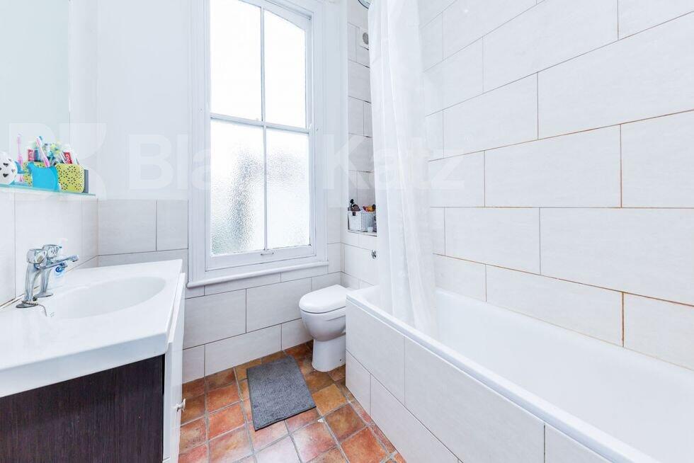 Apartment in London - View 5