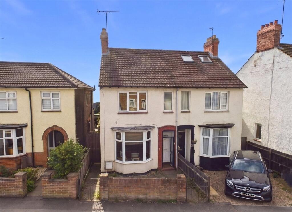 3-bed semi-detached on Bath Road, Kettering, Northamptonshire, NN16, £215,000