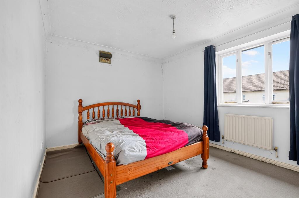 Apartment in Hatfield, Birchwood - More