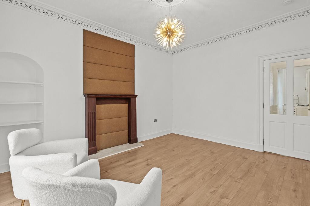 Apartment in Stirling, Lower Town, Braehead - View 5