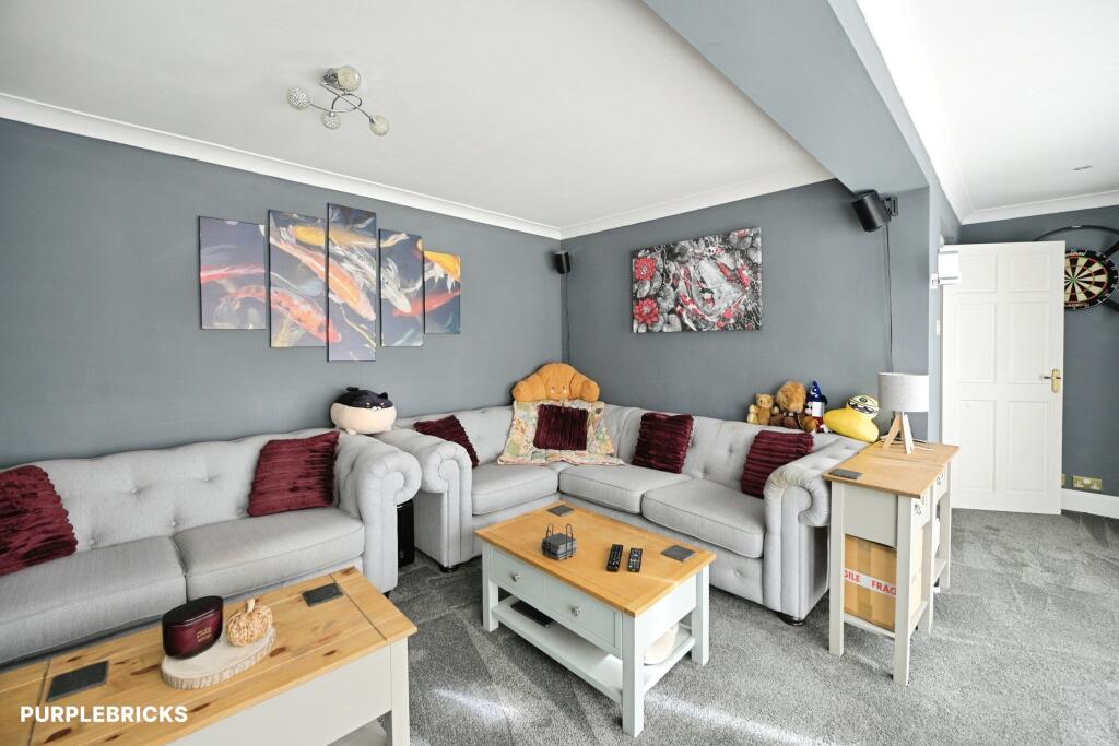 House in Rainham - View 5