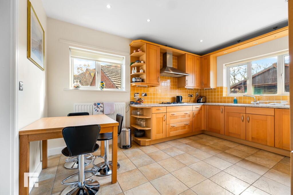 Llantarnam Drive, Radyr, CF15 photo 4