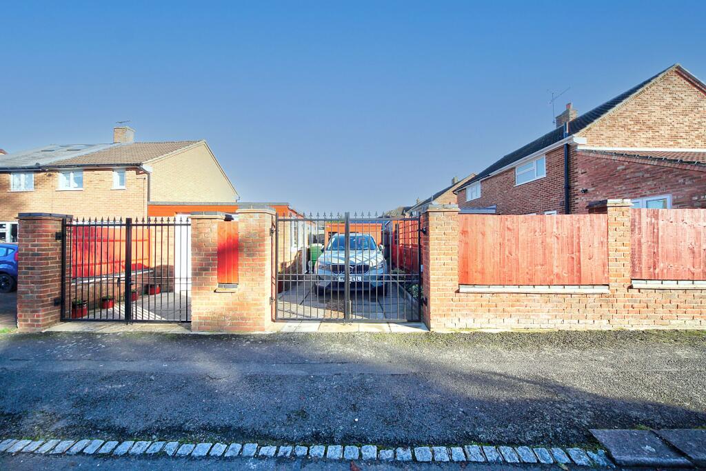 Lyneham Road, Luton photo 4