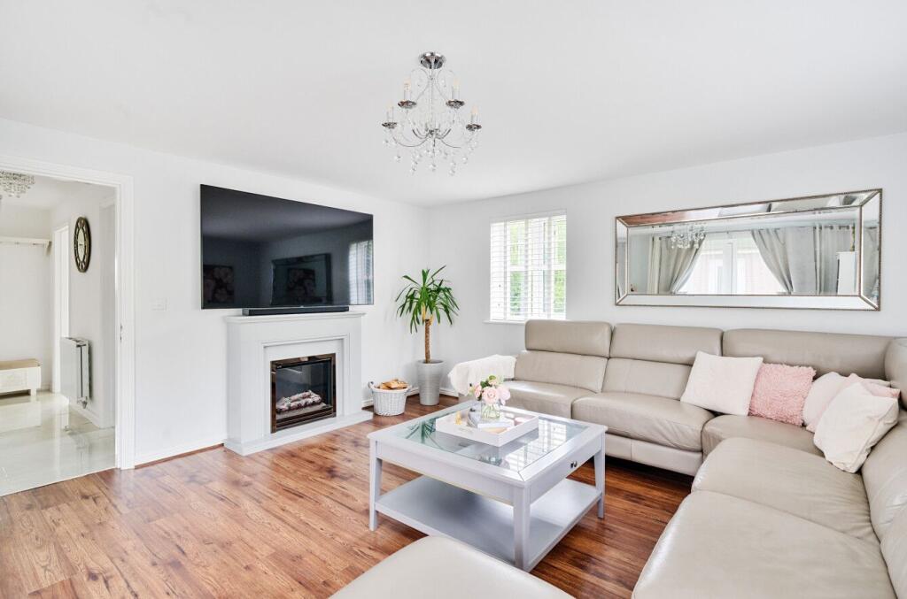 Blackthorn Close, Andover, Hampshire, SP11 photo 4