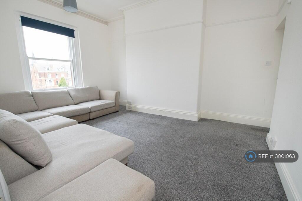 Apartment in York - View 3
