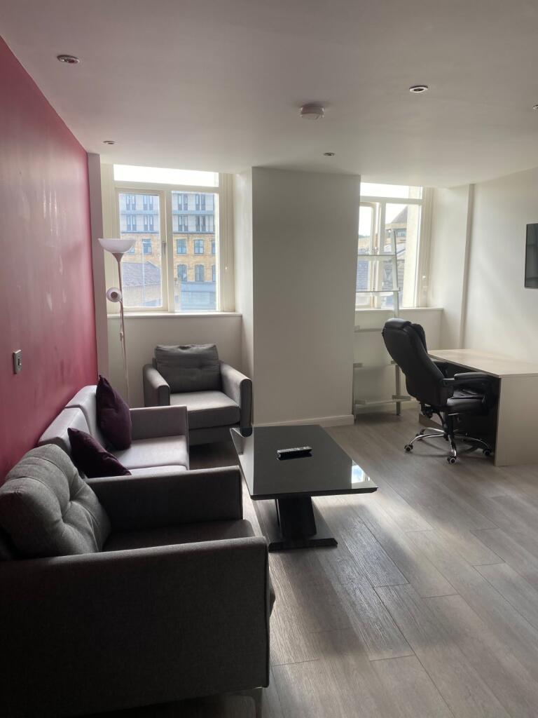 Apartment in Kirklees, Springwood, Highfields - View 4