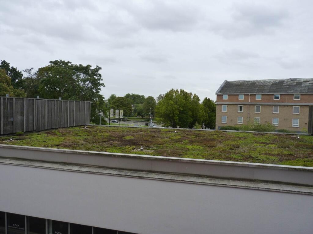 Apartment in Milton Keynes - View 3