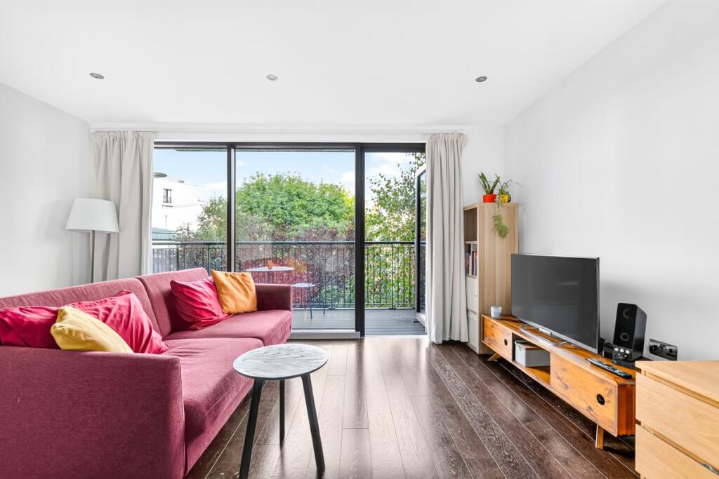 Apartment in London - View 5